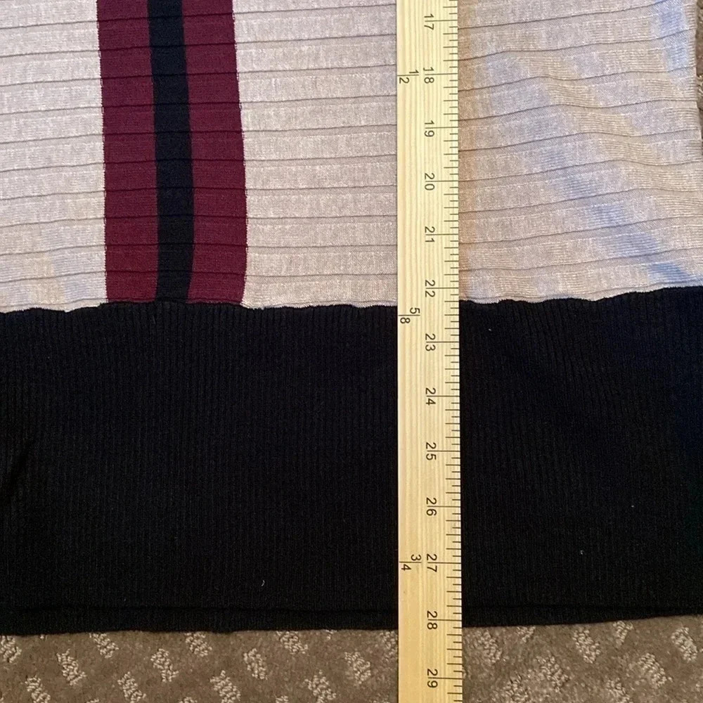 ⭐️ Gorgeous dolman sweater ⭐️
BIN G1 - Picture 5 of 5